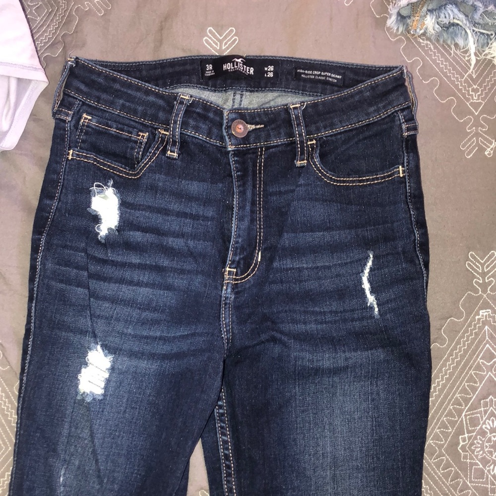 Hollister jeans size 3 cropped